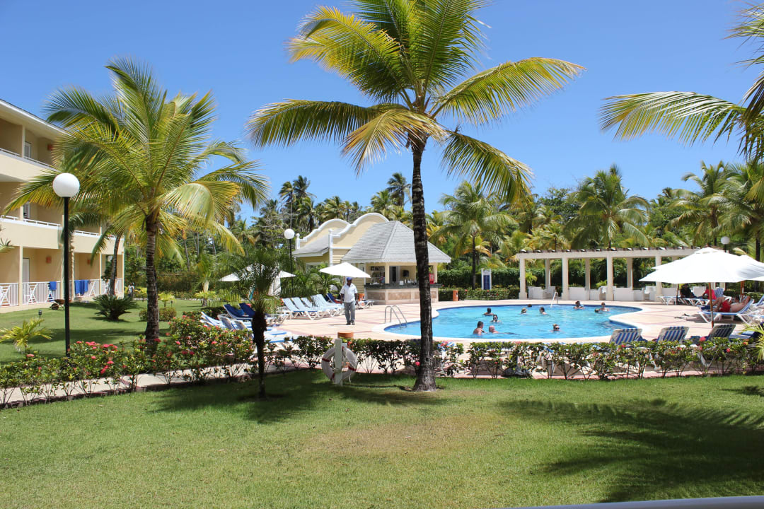 Blick von unserem Balkon auf den Relaxpool Bahia Principe Grand El Portillo
