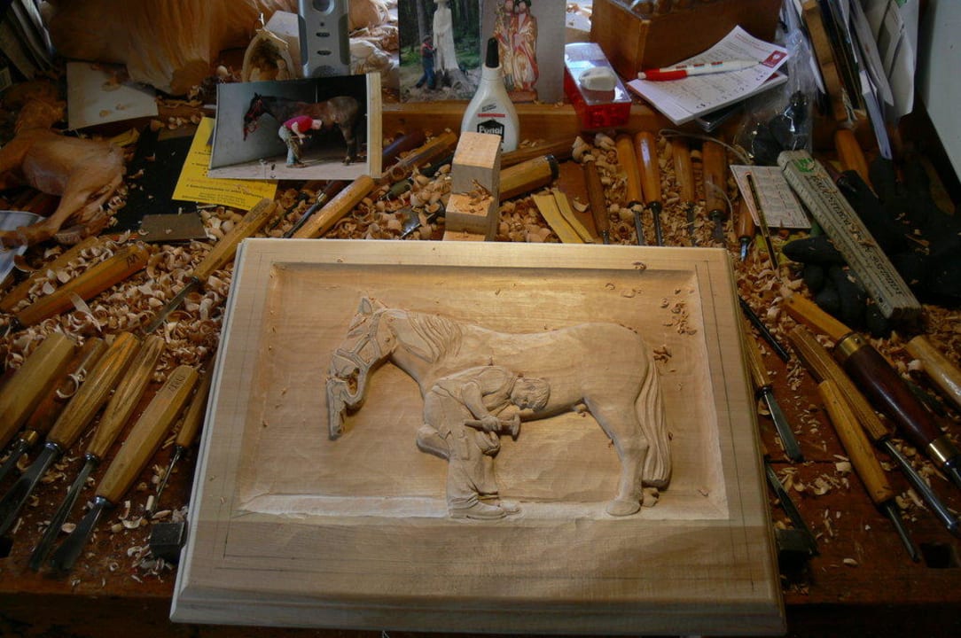 Holzkünstlerin nebenan. Hotel Landgasthof Bergblick