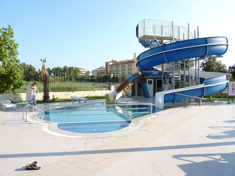 2 Wasserrutschen Side Royal Paradise Hotel