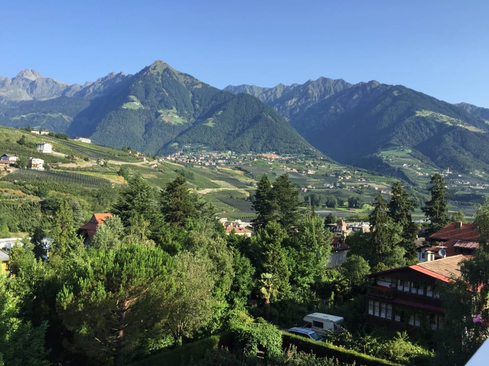Blick von der Frühstücksterrasse Hotel Villa Irma