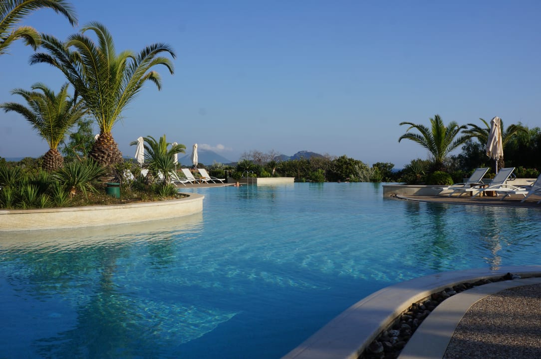 Pool The Westin Resort Costa Navarino