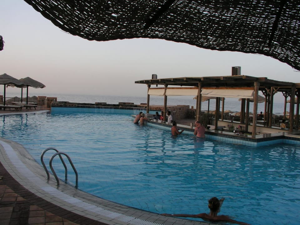 Swim-Up Bar Radisson Blu Resort, El Quseir