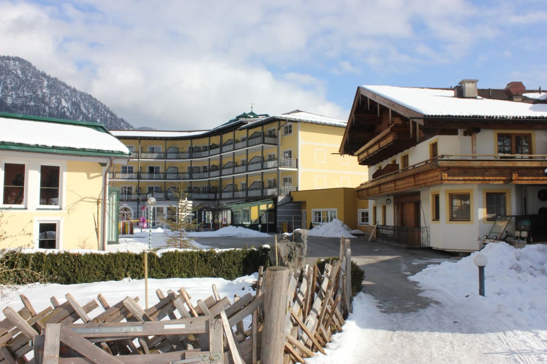 Hintereingang zum Hotel POST Family Resort