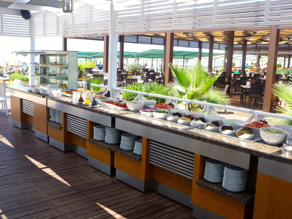 Buffet an der Strandbar Commodore Elite Suites & Spa - Adults only
