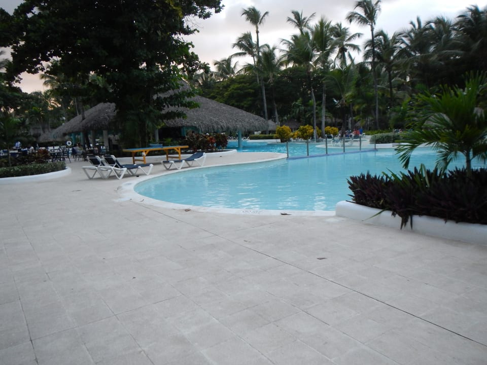 Einer von vielen Pools Grand Palladium Select Bávaro Resort & Spa
