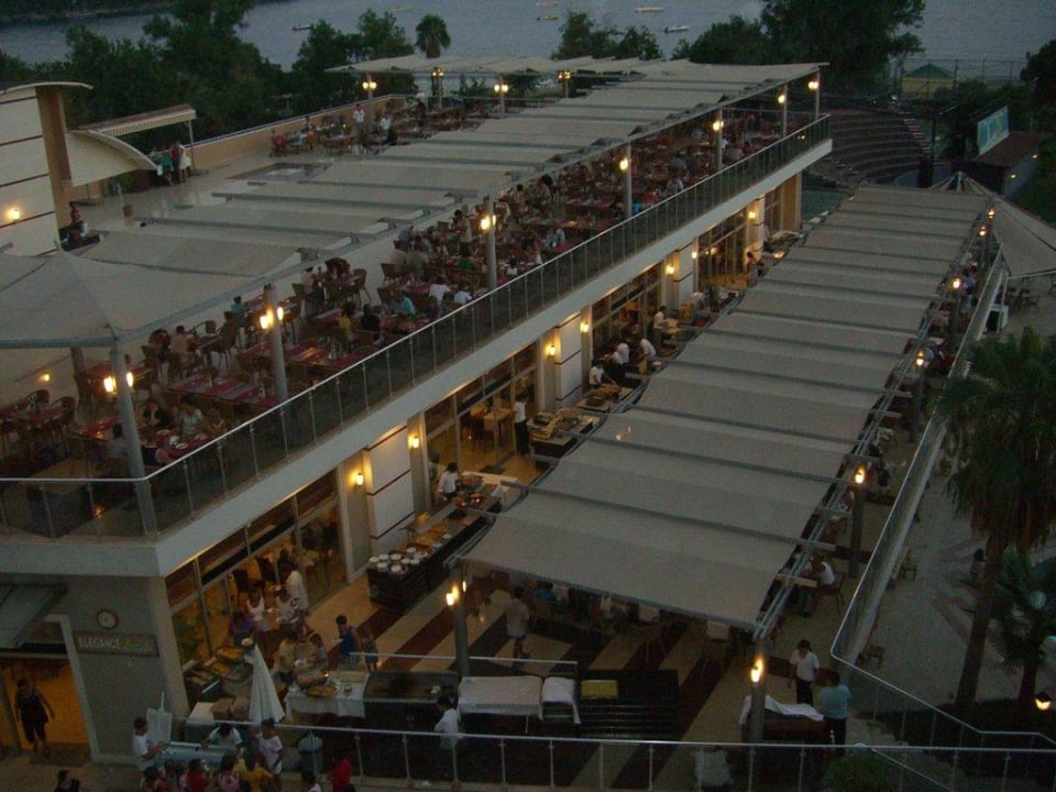 Restaurant am Abend Mira Meridia Beach Hotel