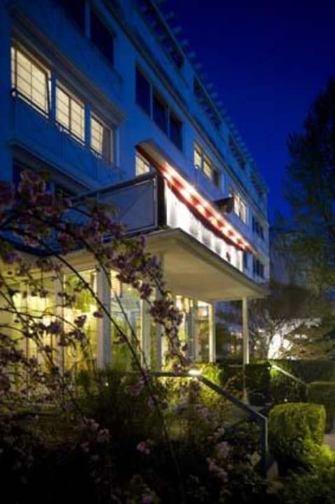 Aussenansicht Abend Hotel du Nord Alster