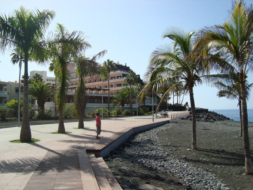 Blick von der Promenade auf´s Hotel Sol Melia La Palma Hotel