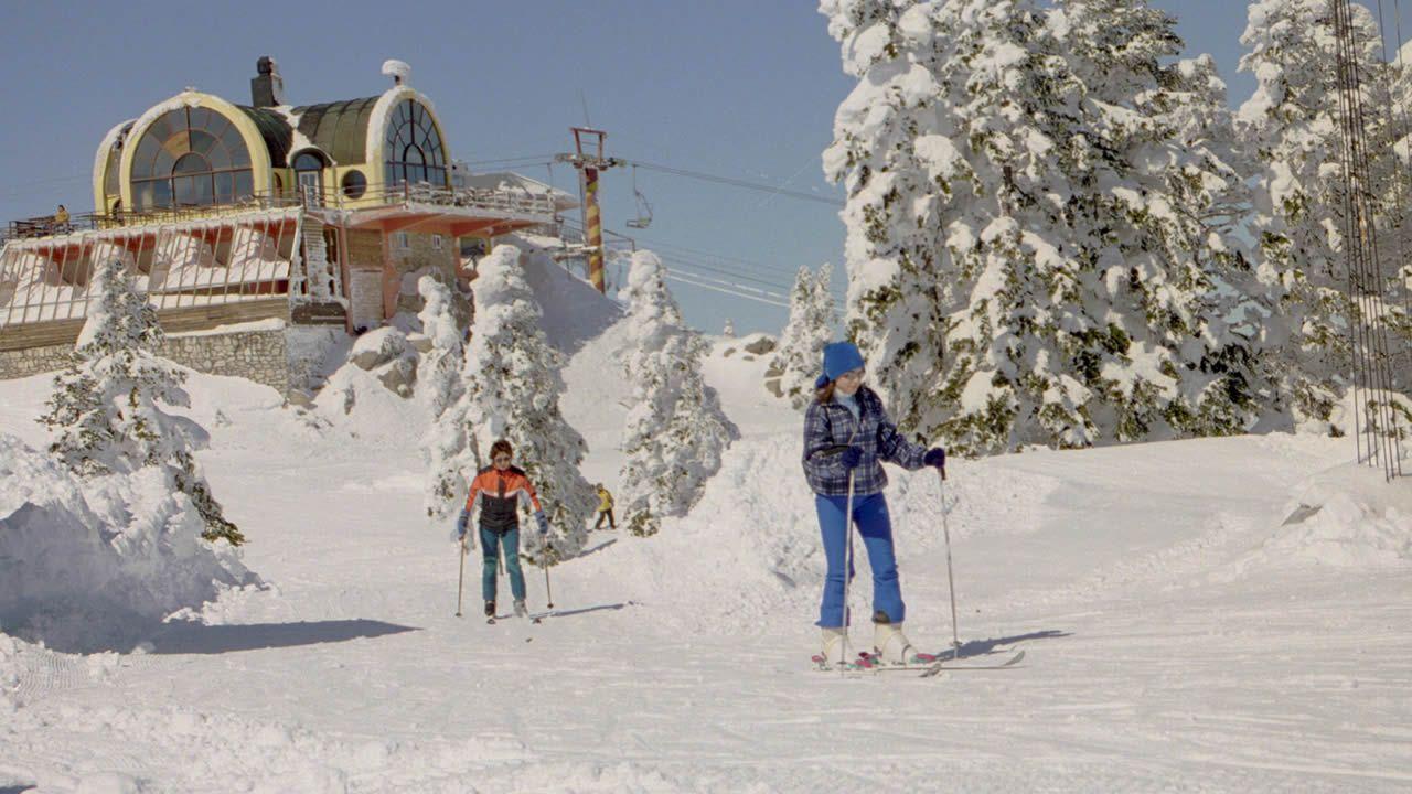 Куда можно съездить зимой. Kervansaray Hotel Uludag 4 Турция Улудаг Улудаг. Улудаг развлечения. Туристы в Турции зимой. Куда можно поехать зимой.