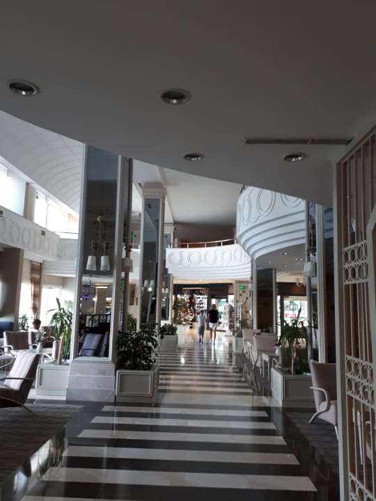 Lobby Bella Resort & Spa