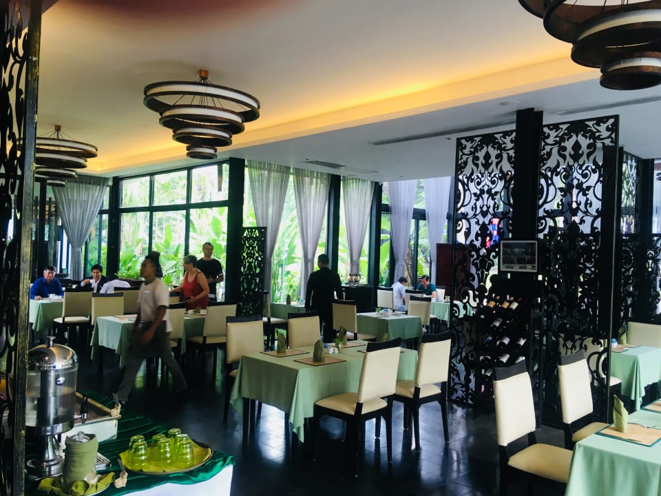 Gastro Lynnaya Urban River Resort