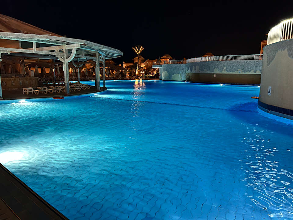 Pool Serenity Alpha Beach