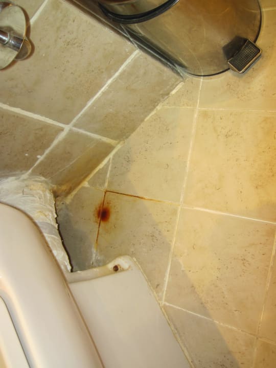 Undichtes WC Malikia Resort Abu Dabbab