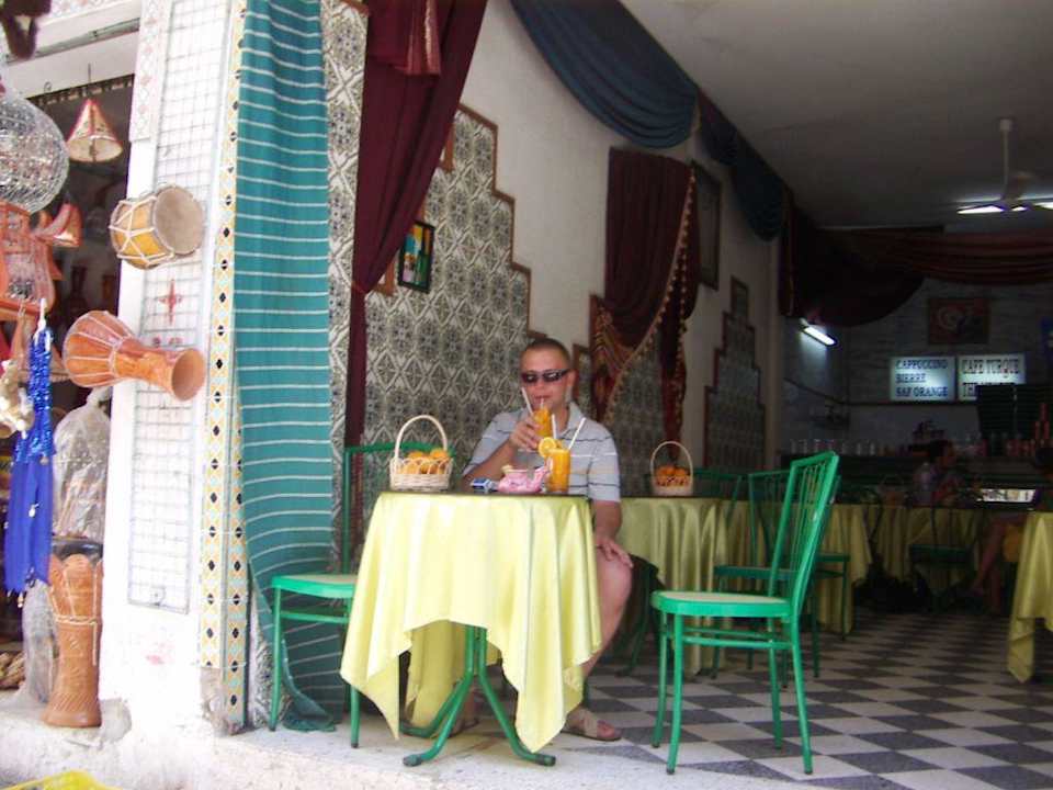 Opisywana knajpka w medinie Hotel Nour Justinia