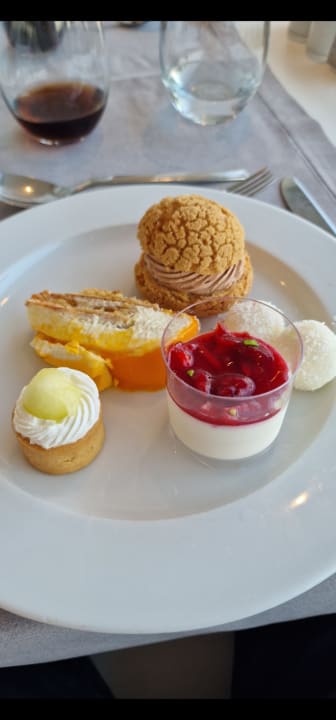Gastro Gennadi Grand Resort