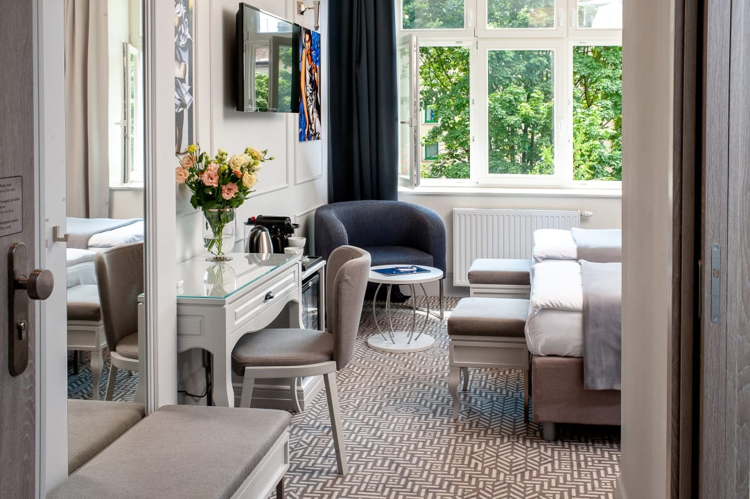 Zimmer Amber Design Residence