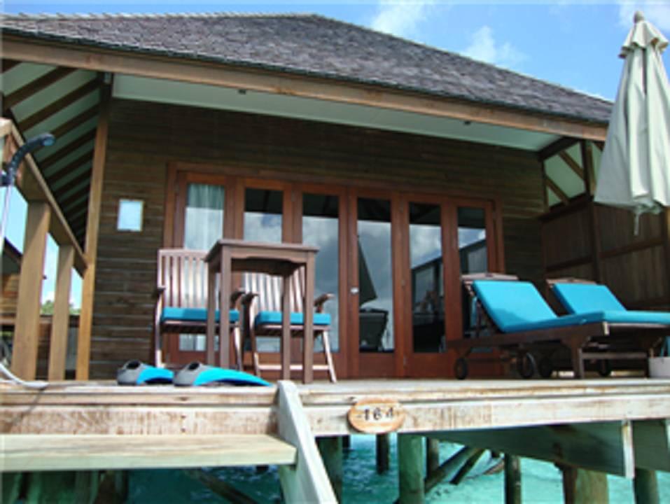 Jacuzzi Water Villa 164 Veligandu Maldives Resort Island