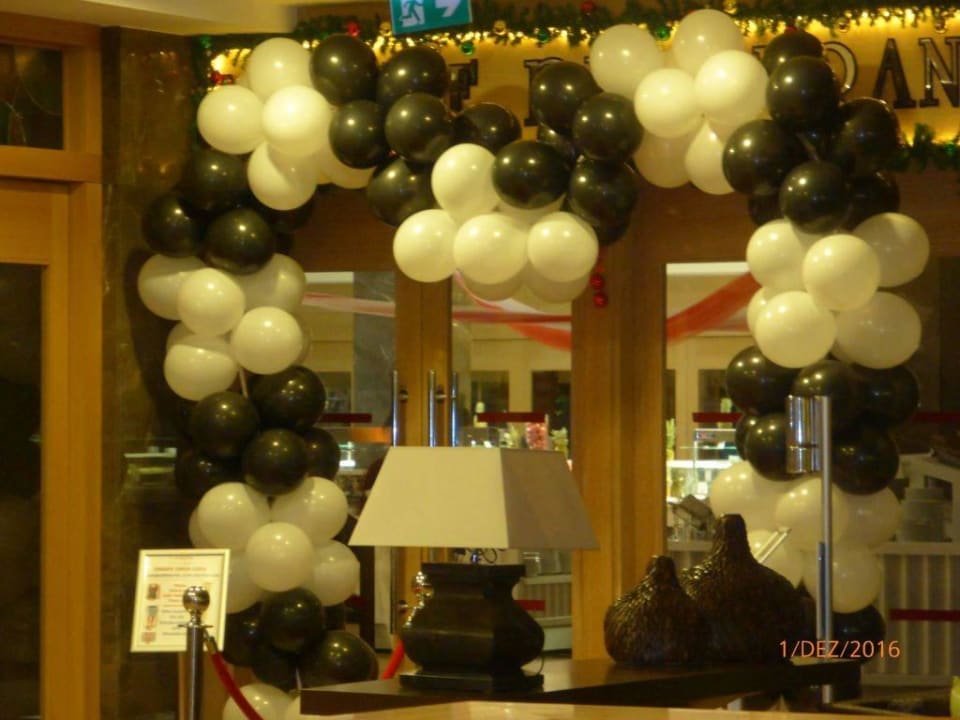 Eingang ins Restaurant beim türkischen Abend Sentido Trendy Verbena Beach