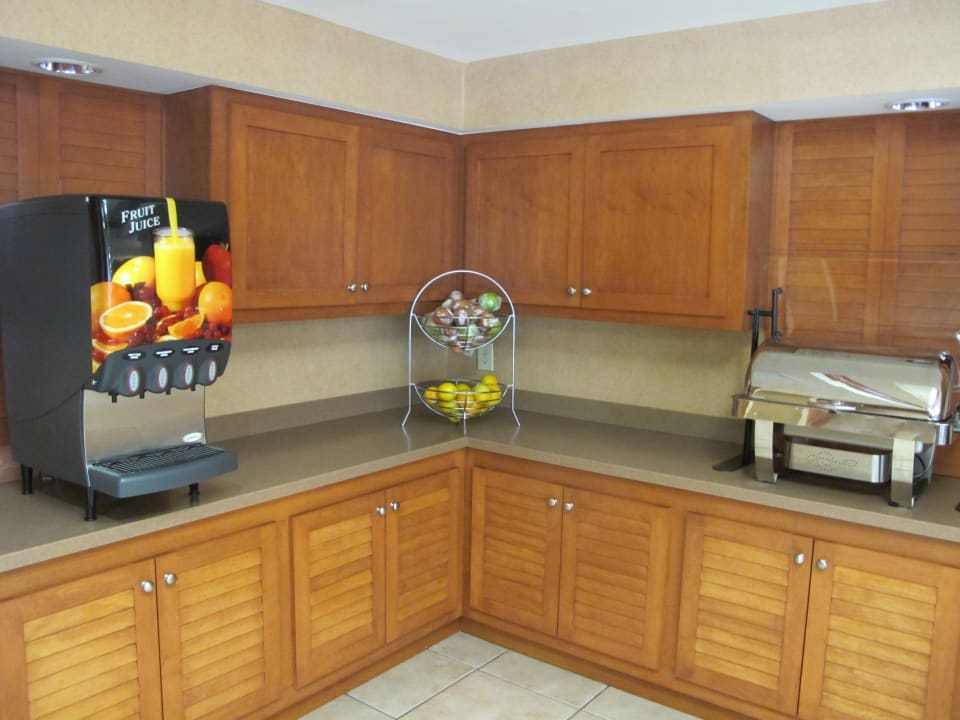 Büffetplatz Best Western Plus Kendall Hotel & Suites