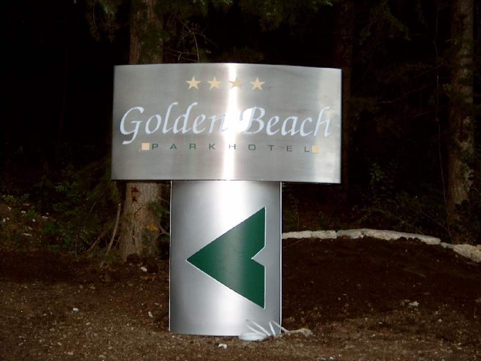 Hinweisschild auf Hotel Park Hotel Golden Beach
