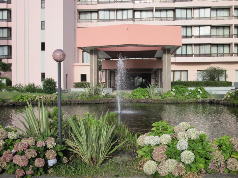 Hoteleingang Pestana Bahia Praia Nature & Beach Resort