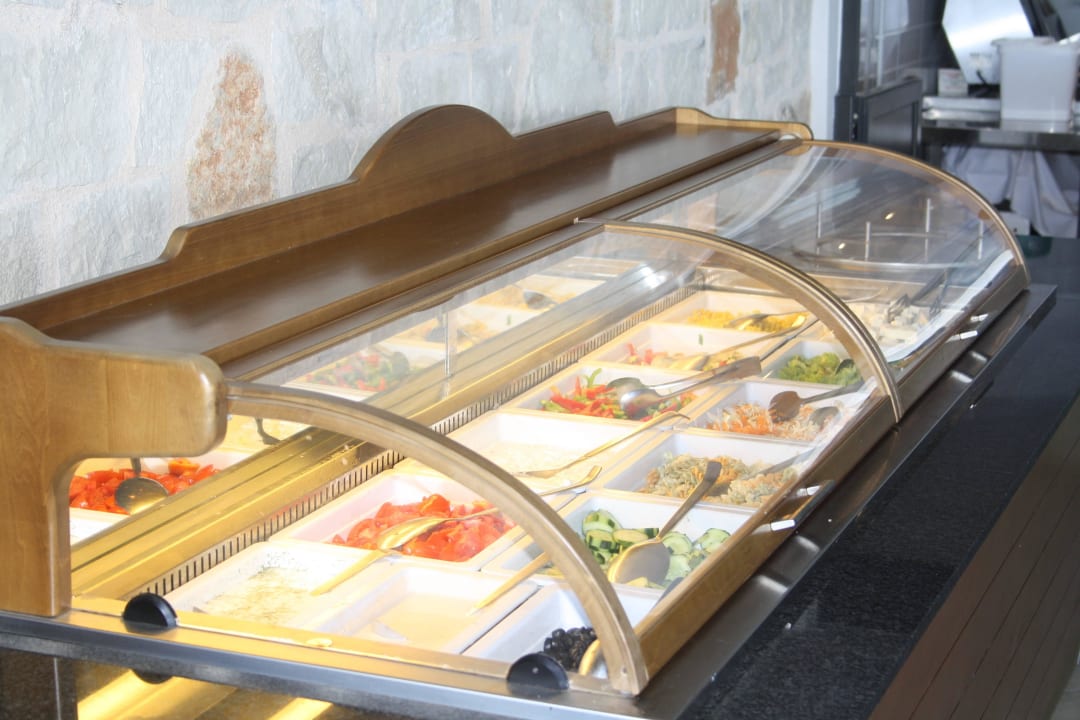 Snacks an der Fun Poolbar Grand Hotel Holiday Resort