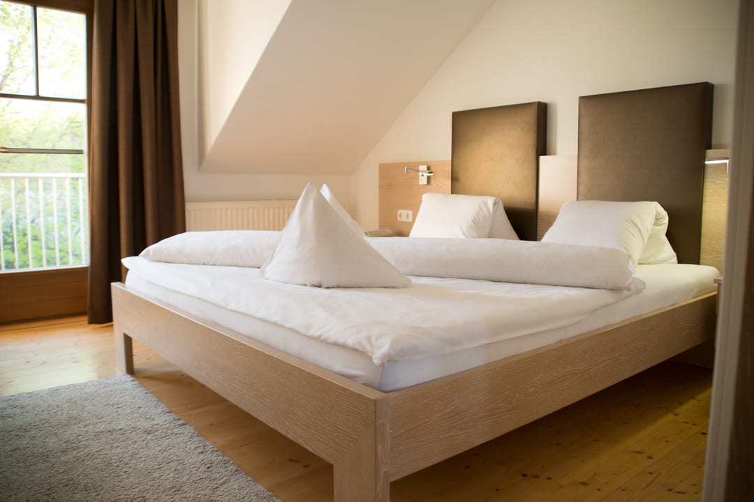 Zimmer Achs-Wendelin Weine und Gästehaus