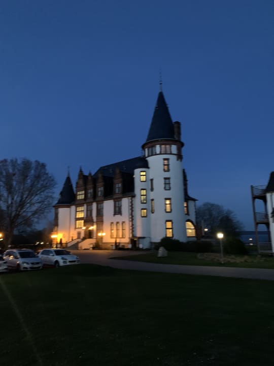 Außenansicht Seehotel Schloss Klink