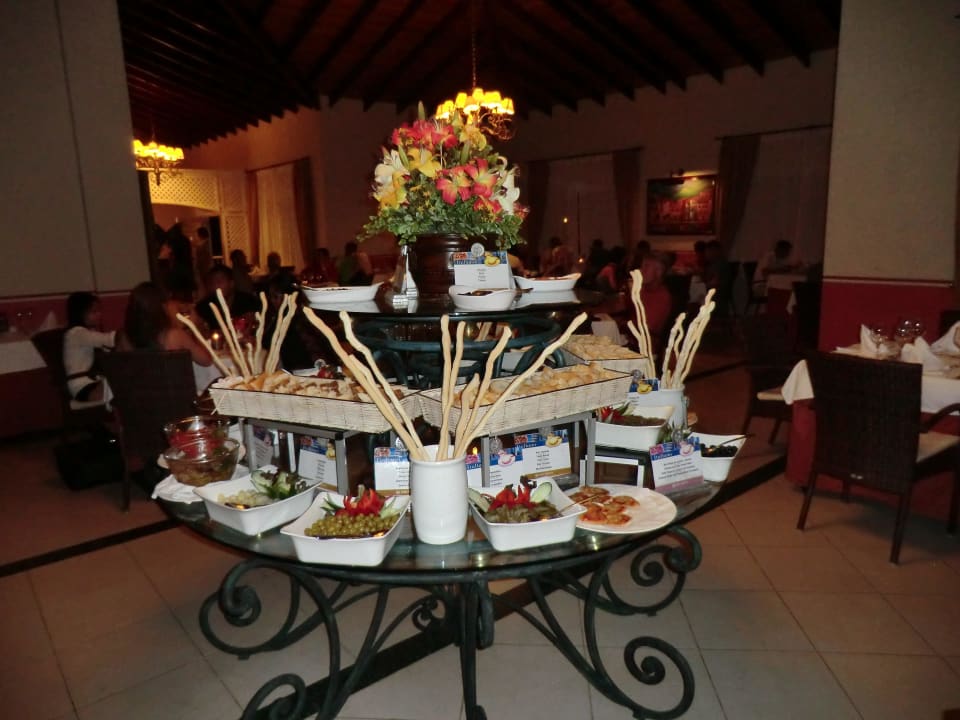 Vorspeisen beim Italiener Bahia Principe Grand El Portillo