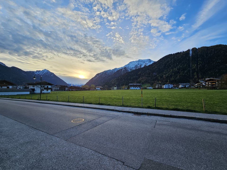 Ausblick Das Karwendel - Ihr Wellness Zuhause am Achensee