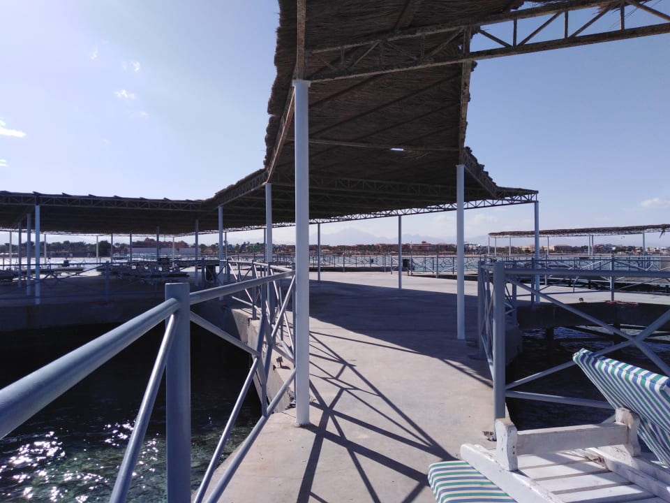 Strand Hotel Titanic Palace