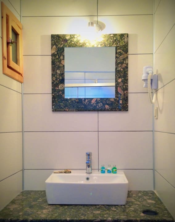 Premium Room Bathroom Citi Hotel