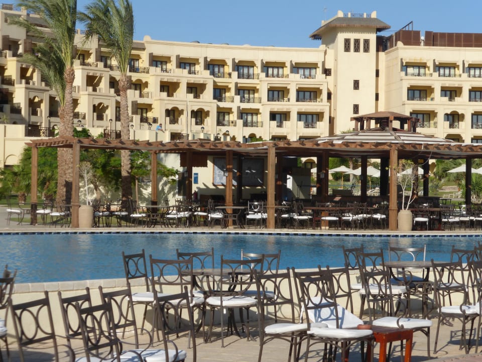 Von Mittelinsel der Poolanlage  Steigenberger ALDAU Beach Hotel