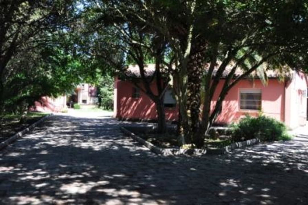 Entrata ombreggiata Hotel Le Tre Grazie