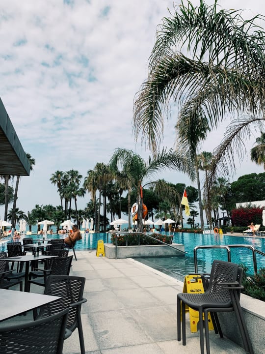 Pool Acanthus Cennet Barut Collection