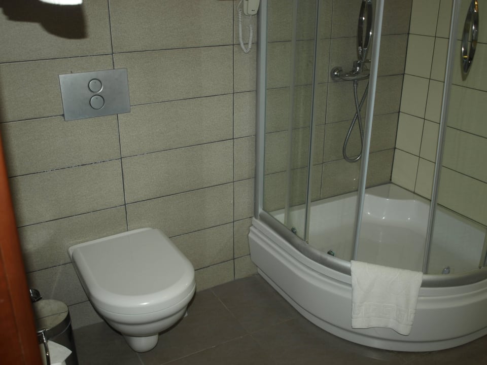 Bad Salamis Bay Conti Resort Hotel & Casino