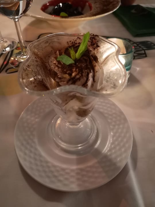 Gastro Kamelya Aishen Club