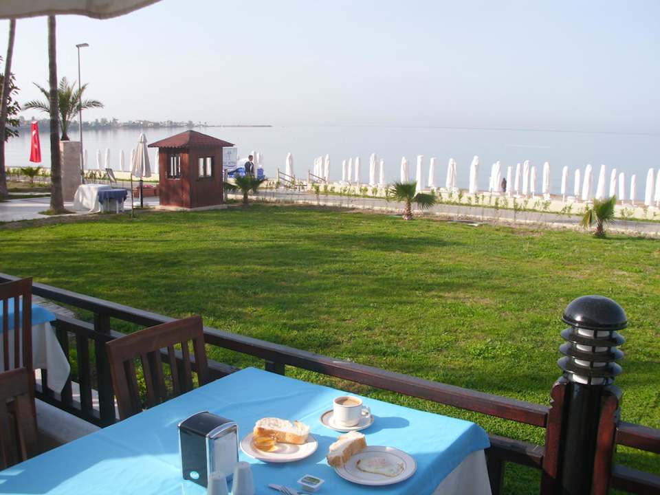 Frühstück mit Meer-und Sideblick Hotel Sirma