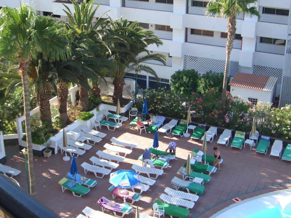 Reservierte Liegen  allsun Hotel Lucana