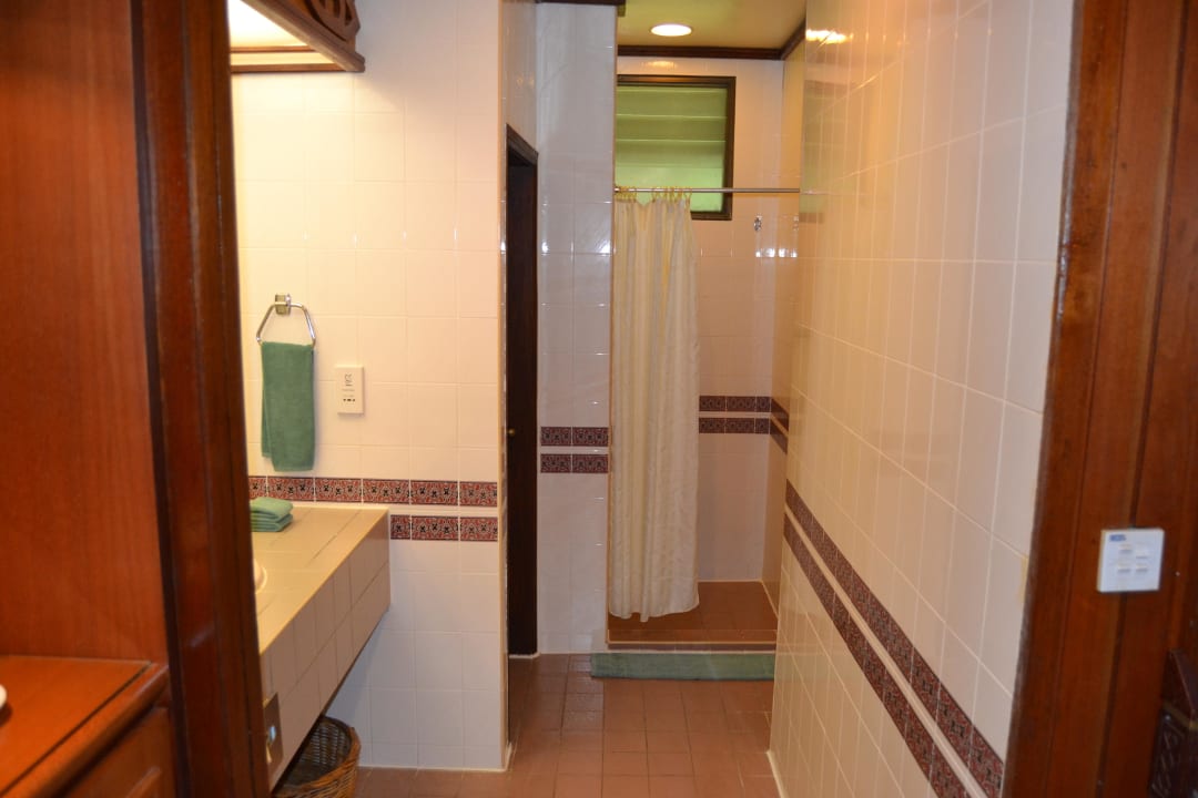 Sehr großes Bad  Aiman Batang Ai Resort & Retreat