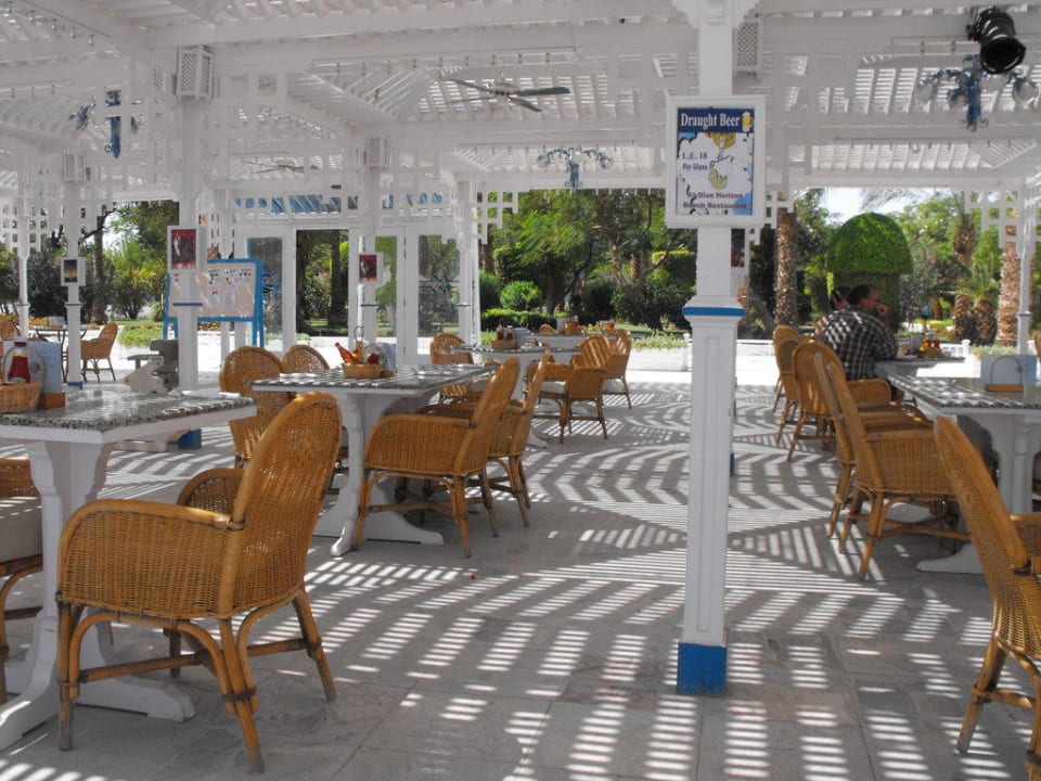 Poolbar und Restaurant am Strand The Grand Hotel Hurghada
