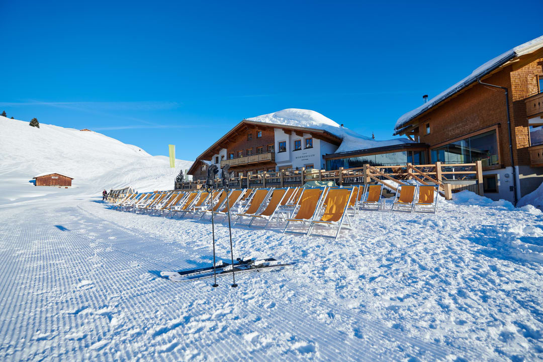 Außenansicht Hotel Mohnenfluh