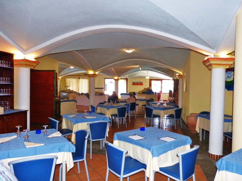 Restaurantbereich innen Amareclub Le Rose