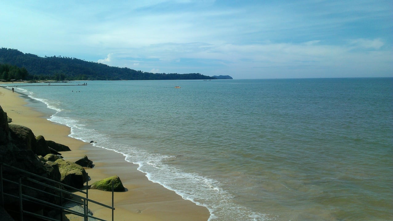 Strand rechts Ramada Khao Lak Resort