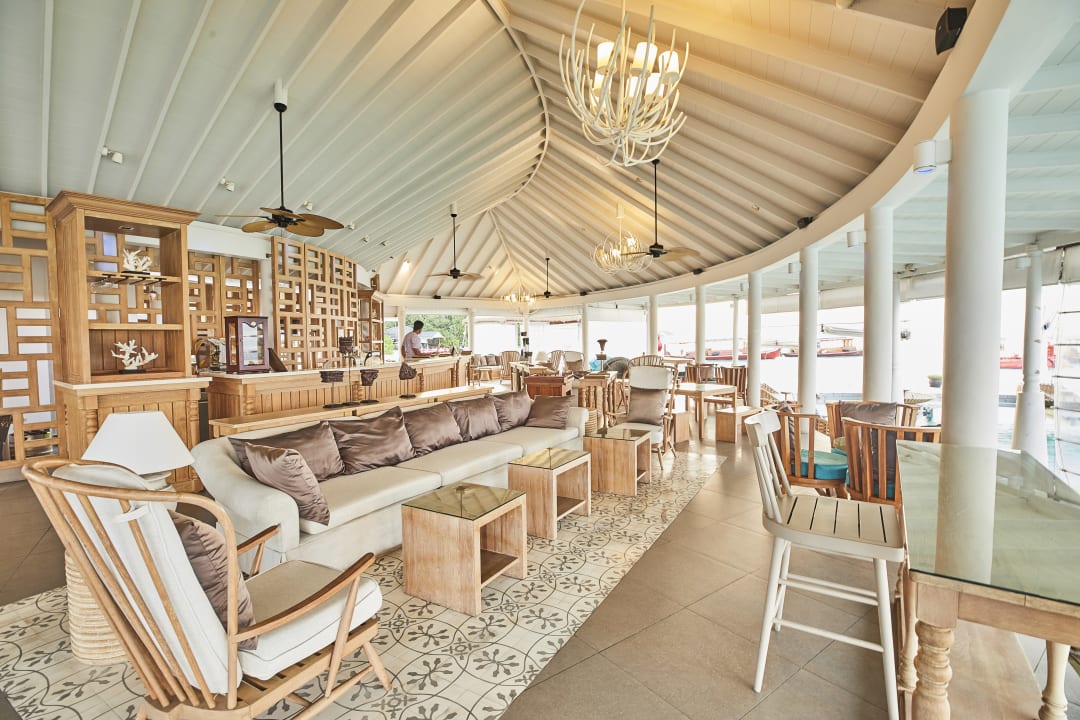 Lobby Machchafushi Island Resort & Spa Maldives, The Centara Collection