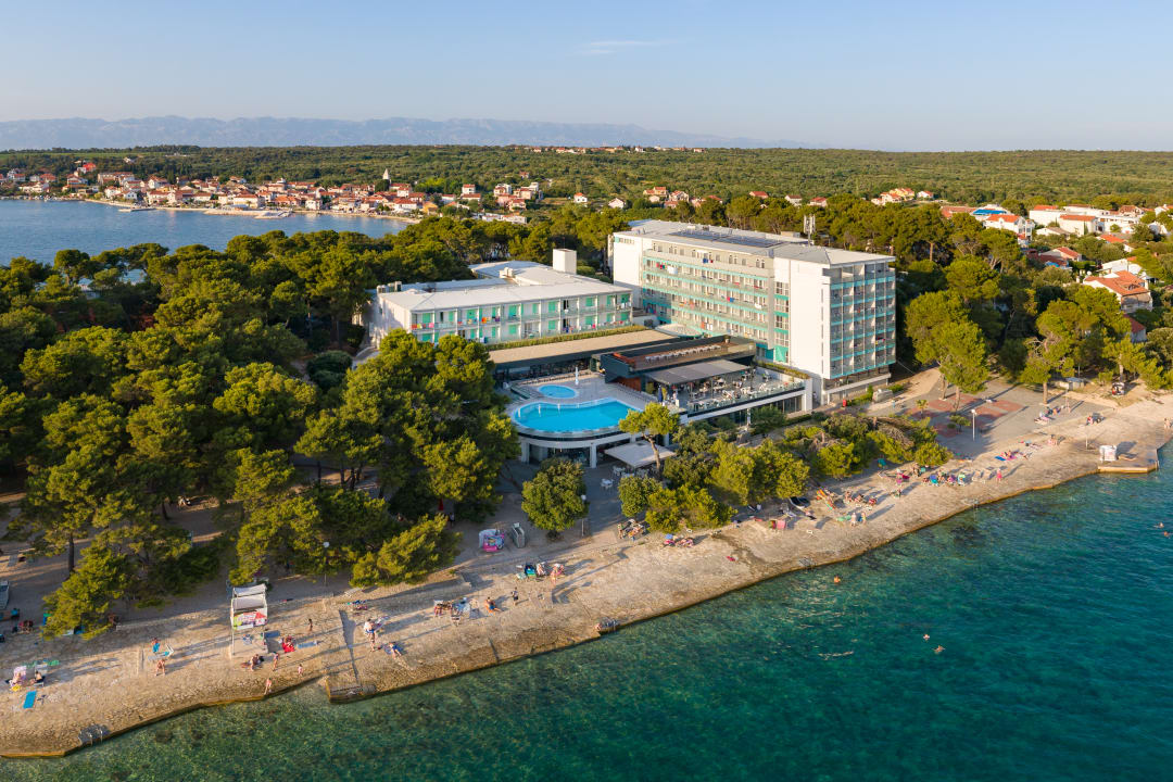 Außenansicht Hotel Pinija