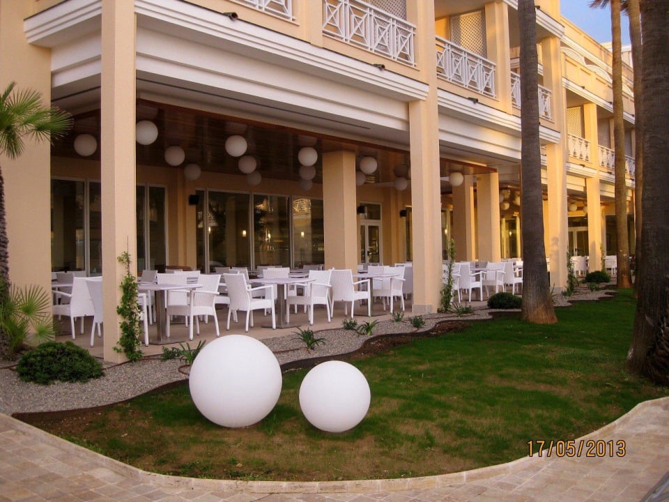 Außenbereich vom Speisesaal Hipotels Playa la Barrosa