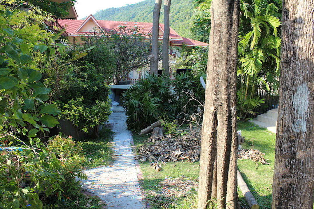Man kam kaum bei den Wegen durch BURI BEACH Resort