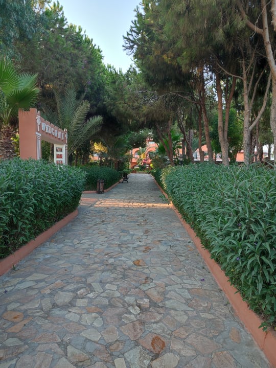 Gartenanlage Club Turtas Beach Hotel