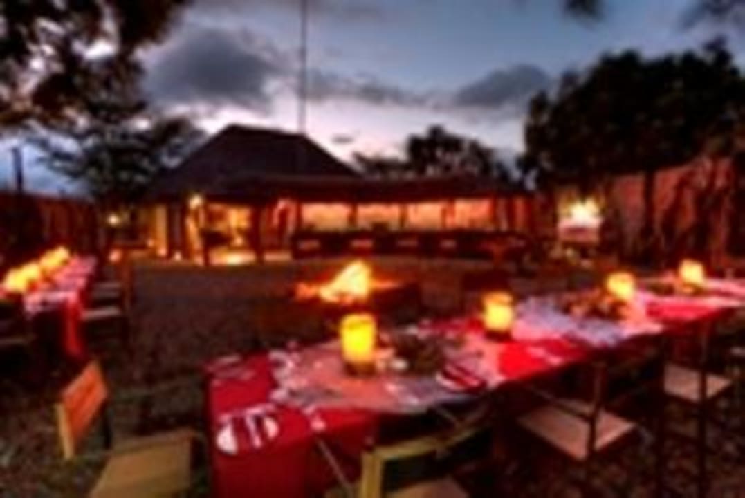 Safari Lodge Boma dinner Ubizane Zululand Safari Lodge